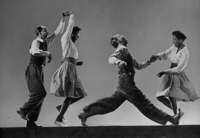 Cambia la società, ecco la moda anni 20 - Swing Dance Family